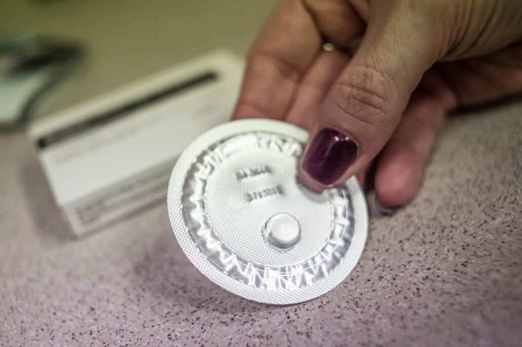 Tzw. pigułka „dzień po” w aptece również dla nastolatek bez badania lekarskiego