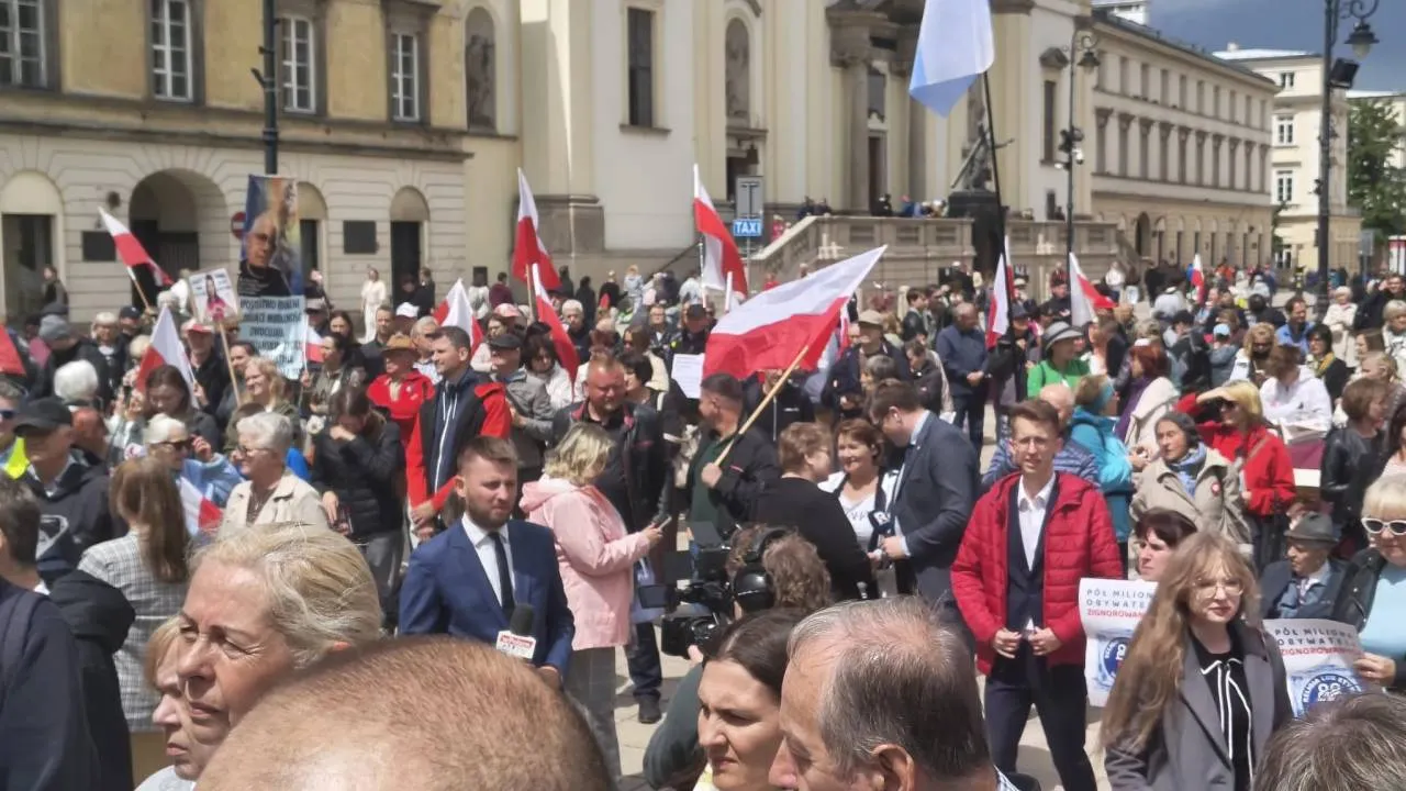 "Dobra szkoła - silne państwo". Prezydent Nawrocki: Nie potrzeba działań prowadzących do chaosu w edukacji, a bez historii staniemy się niewolnikami powtórzyl orof. Jan Żaryn