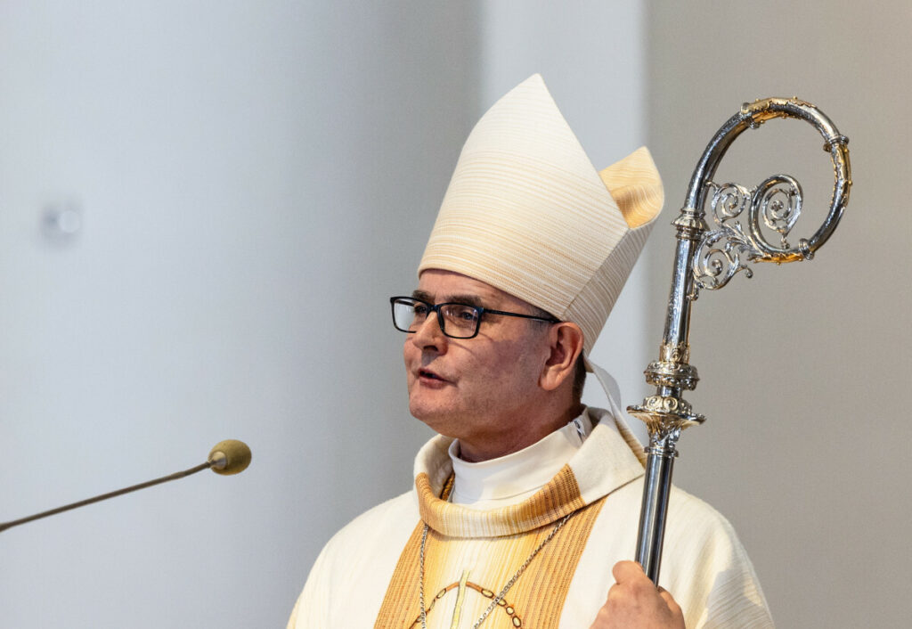 Abp Przybylski do mężczyzn: waszą najważniejszą misją jest obrona małżeństwa i rodziny